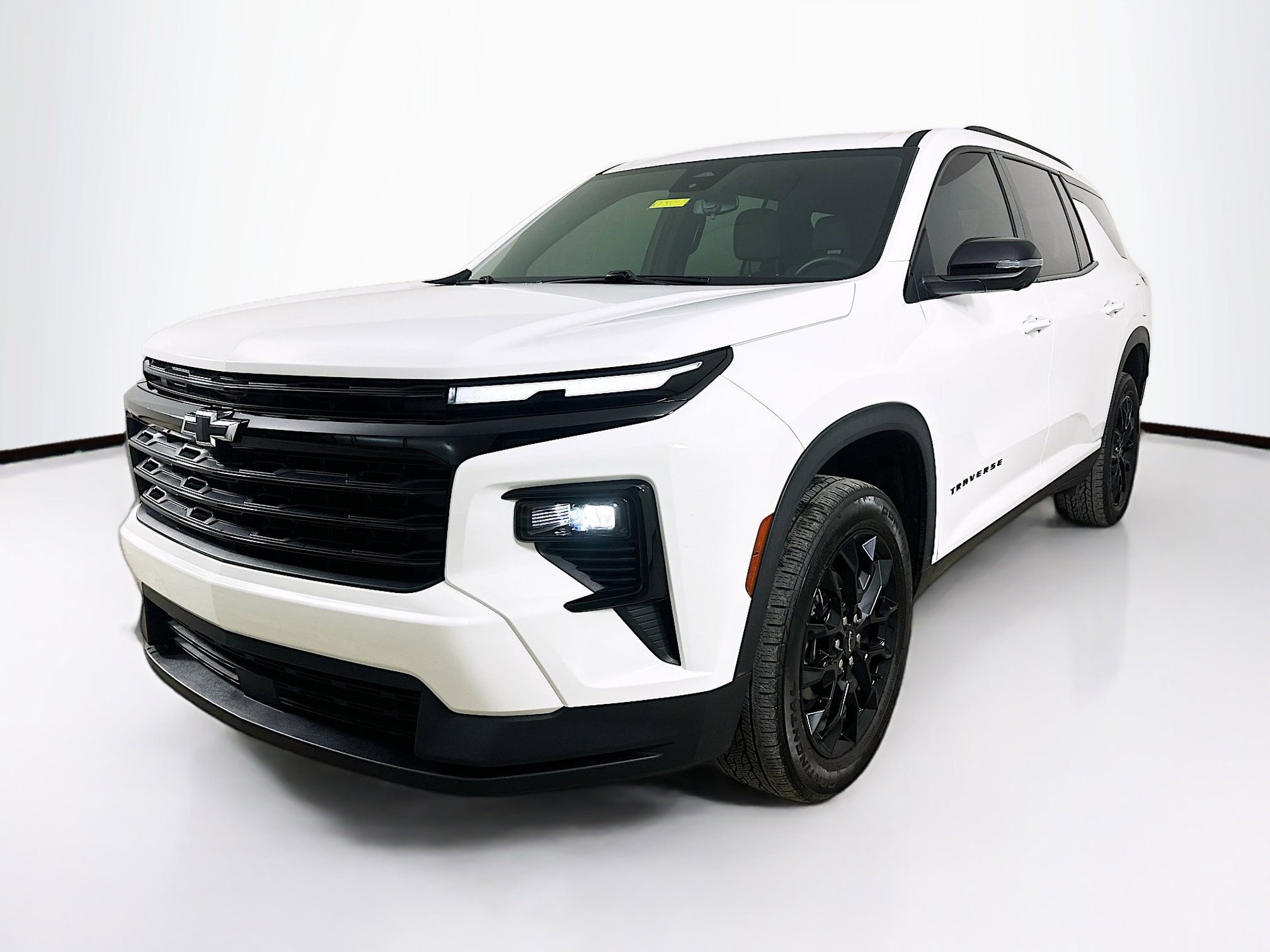 Used 2024 Chevrolet Traverse LT w/ Midnight/Sport Edition image 1