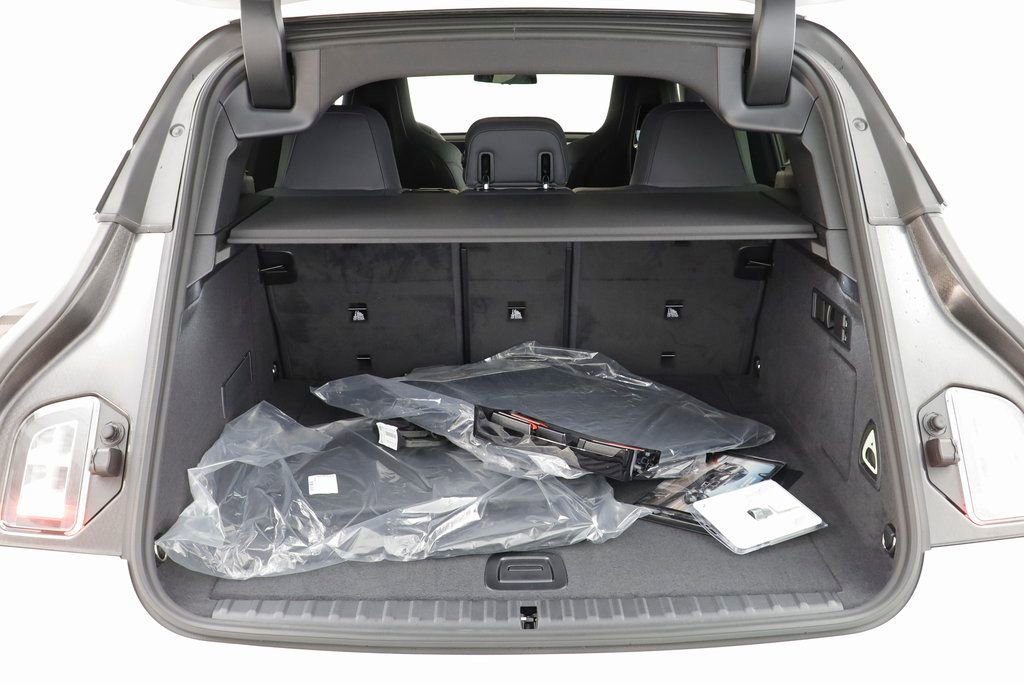 New 2026 BMW iX M70 image 18