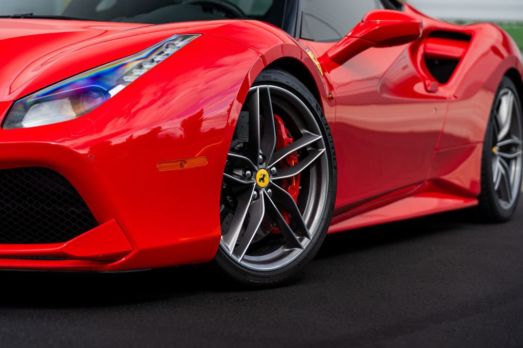 Used 2017 Ferrari 488 GTB image 4