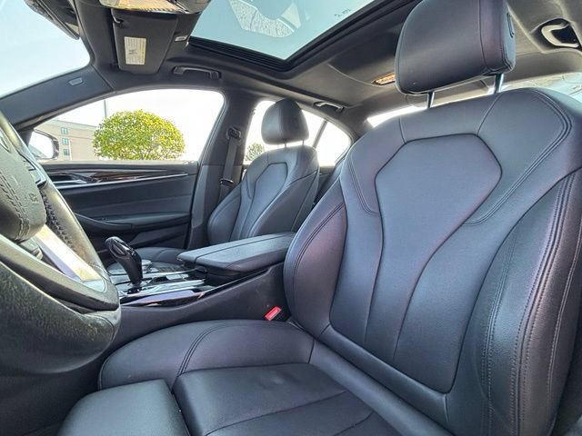 Used 2019 BMW 530e xDrive AWD/4WD image 33