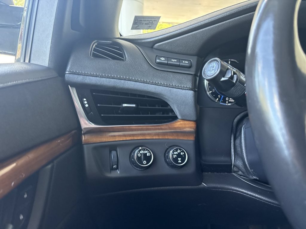 Used 2016 Cadillac Escalade Luxury AWD/4WD image 18