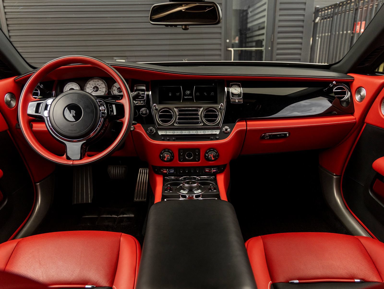 Used 2018 Rolls-Royce Wraith RWD image 4