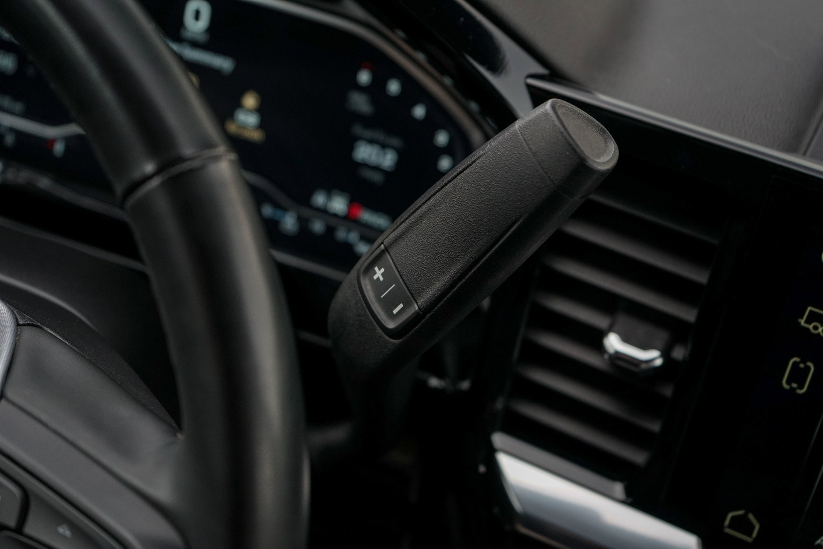 Used 2023 GMC Sierra 1500 Elevation image 16