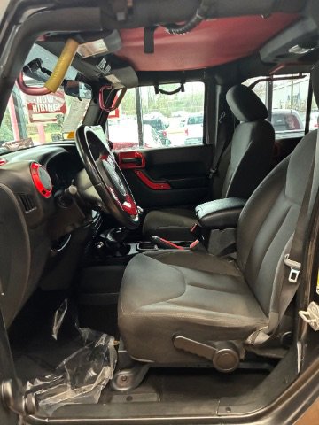 Used 2018 Jeep Wrangler Unlimited Sport w/ Connectivity Group image 16