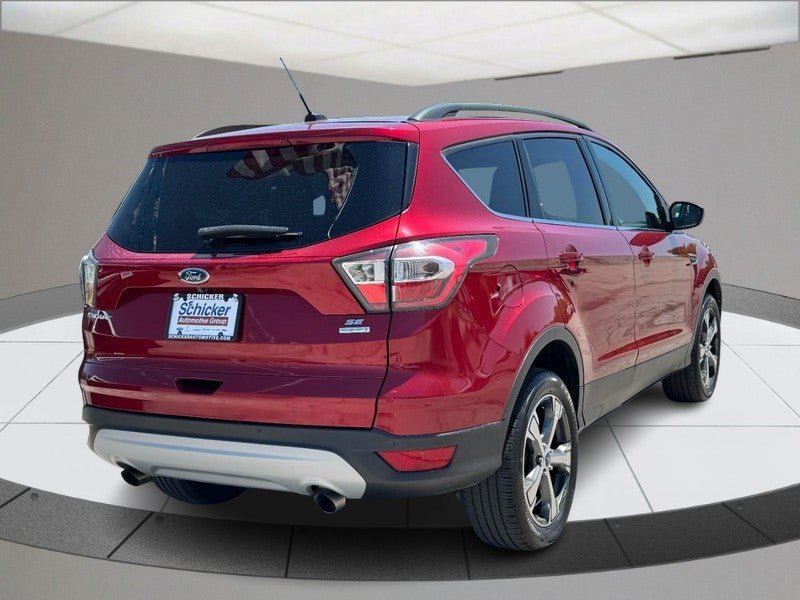 Used 2017 Ford Escape SE w/ Equipment Group 201A FWD image 3