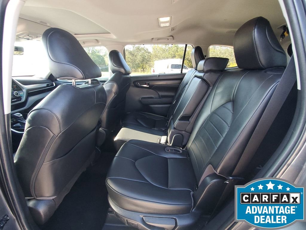 Used 2020 Toyota Highlander XLE image 23