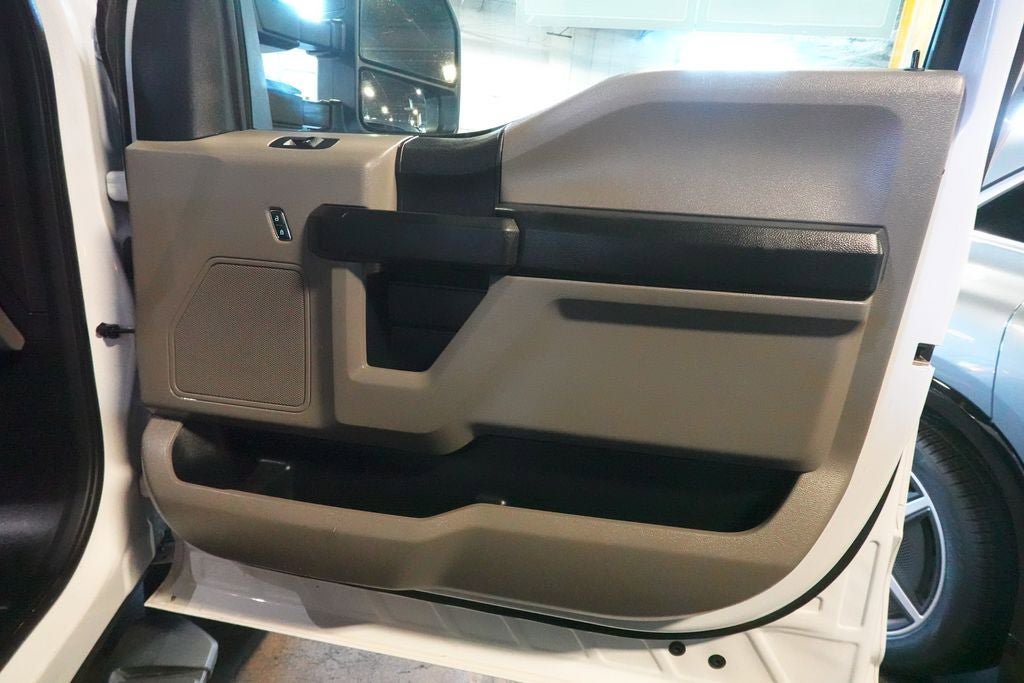Used 2019 Ford F550 4x4 Regular Cab Super Duty image 14