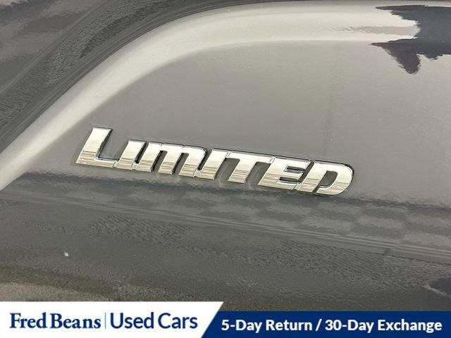Used 2025 Toyota Tacoma Limited image 32