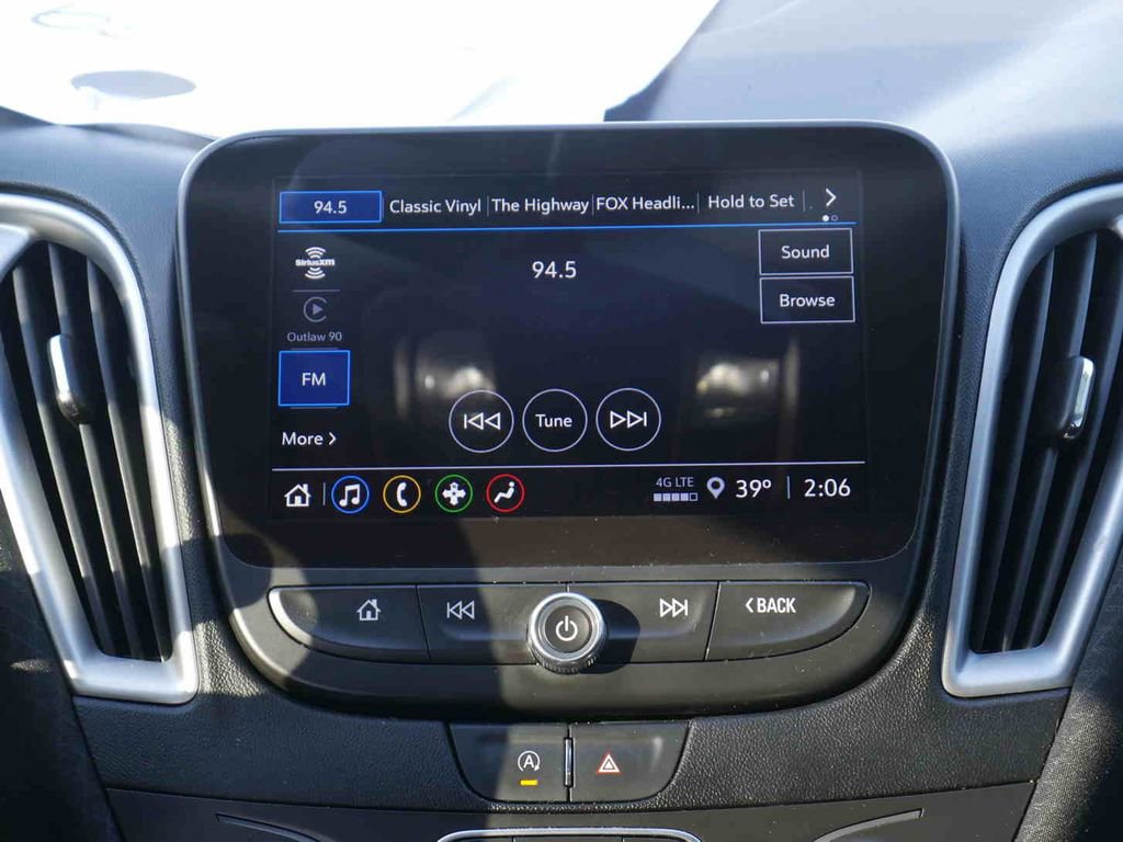 Used 2022 Chevrolet Malibu LT image 6