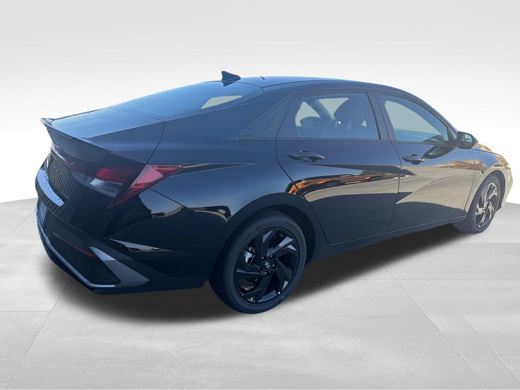 New 2026 Hyundai Elantra SEL Sport FWD image 7