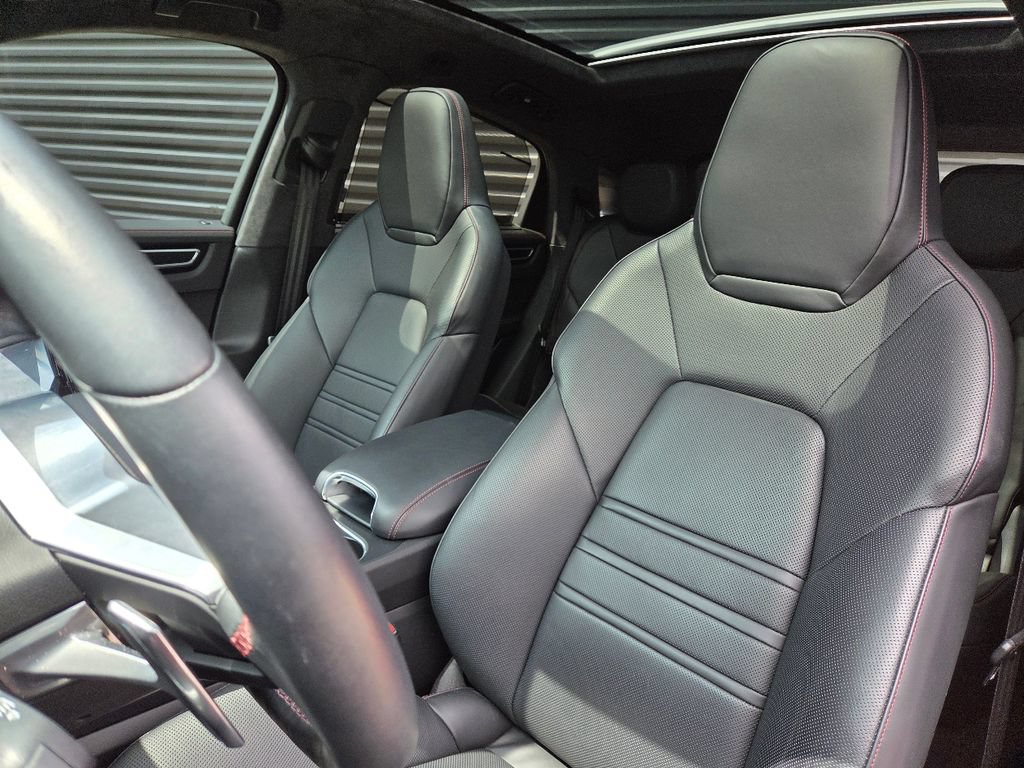 Certified 2023 Porsche Cayenne GTS AWD/4WD image 5
