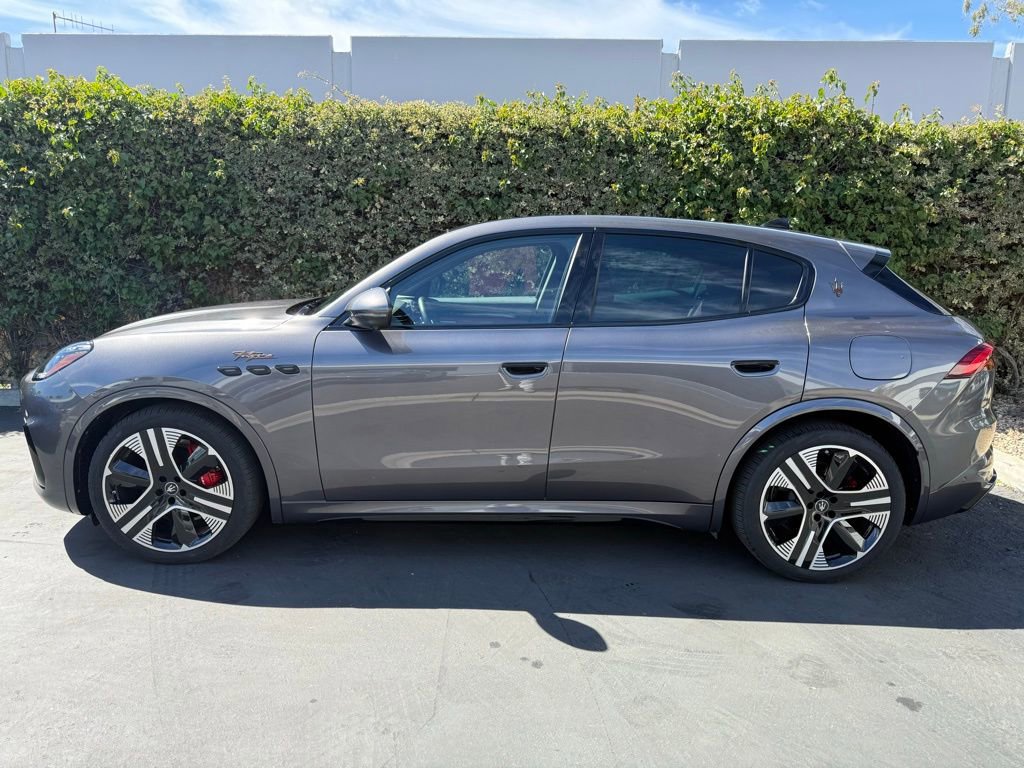 Used 2025 Maserati Grecale Folgore image 4
