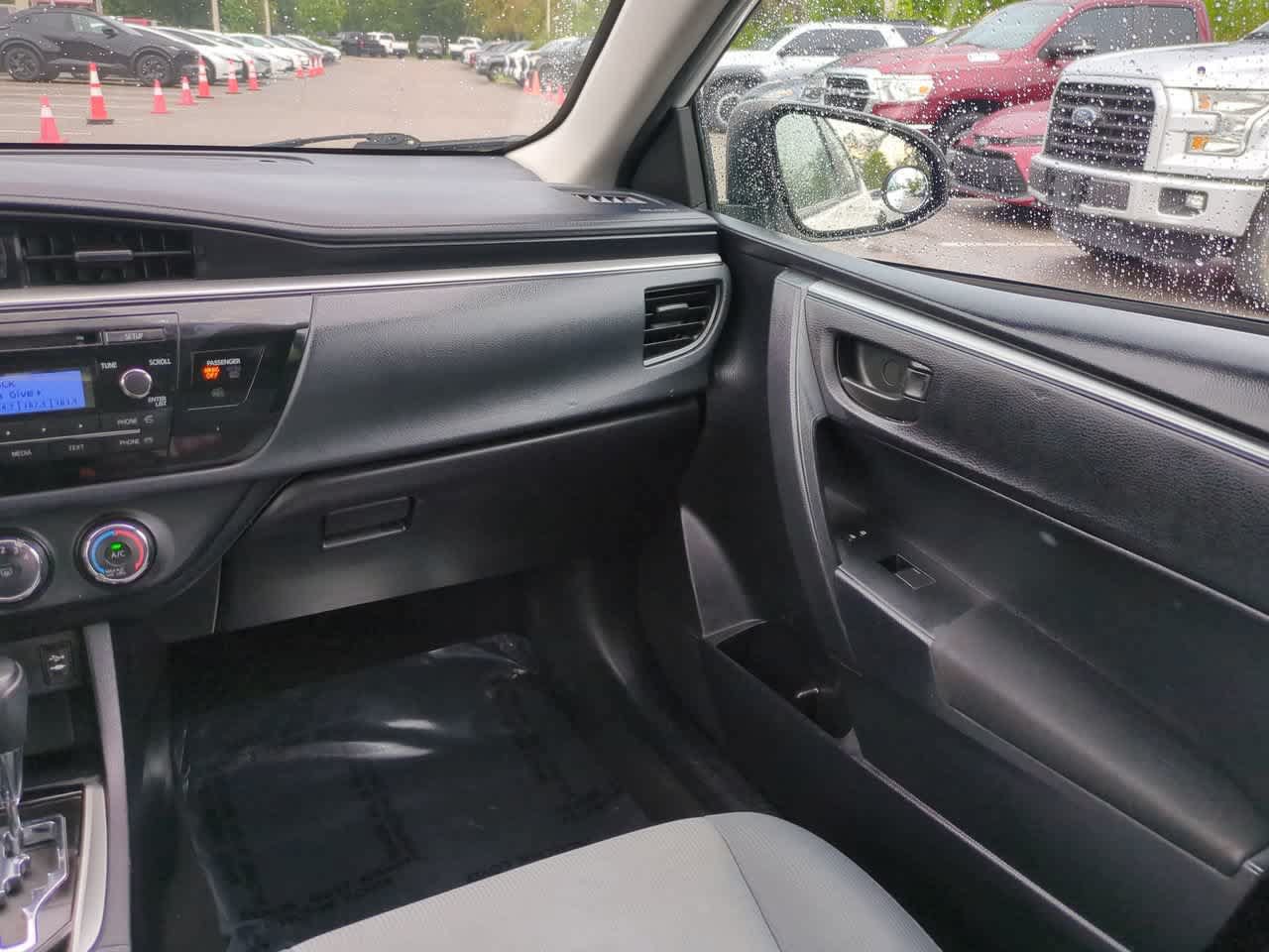 Used 2014 Toyota Corolla L FWD image 16