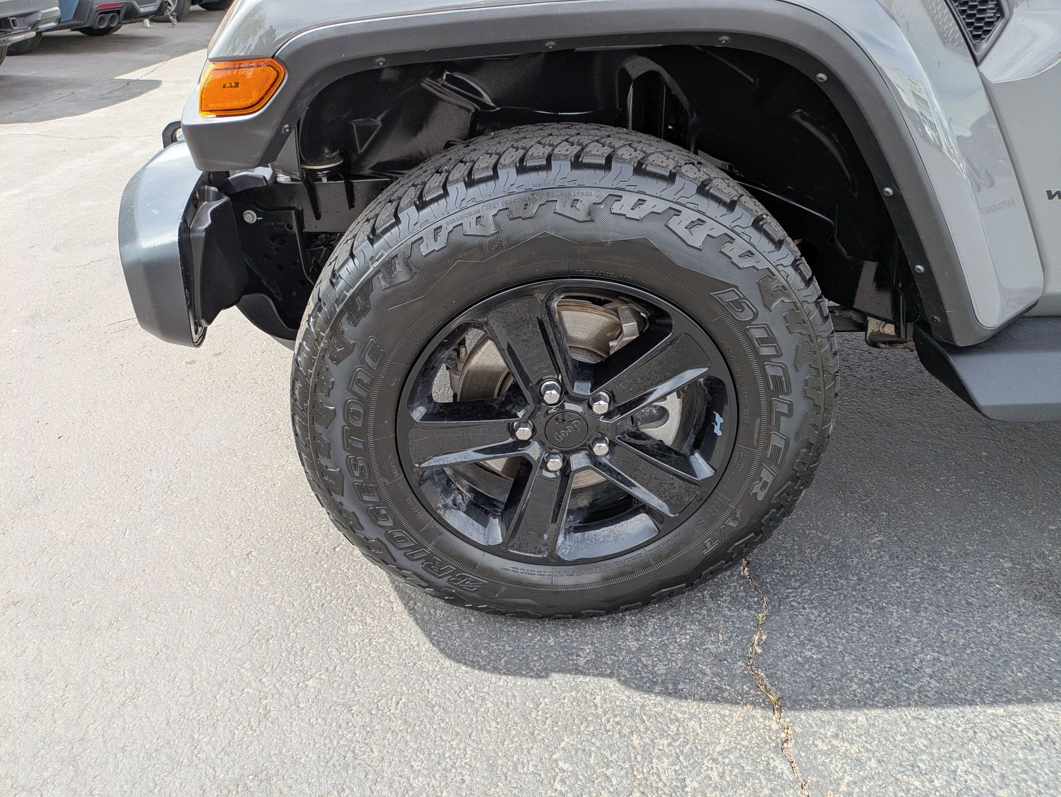 Used 2023 Jeep Wrangler Unlimited Sahara AWD/4WD image 11
