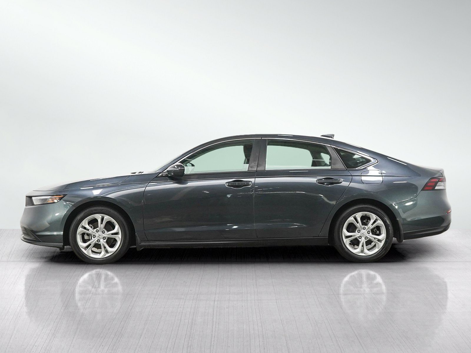 Used 2023 Honda Accord LX image 2