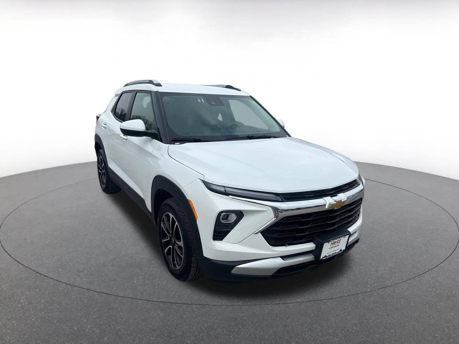 Used 2025 Chevrolet TrailBlazer LT image 1