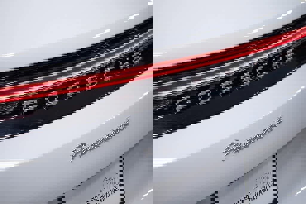 Certified 2024 Porsche Panamera 4 image 33