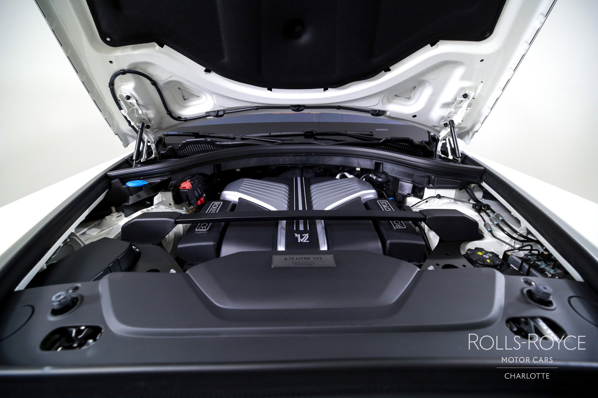 Certified 2025 Rolls-Royce Cullinan image 38