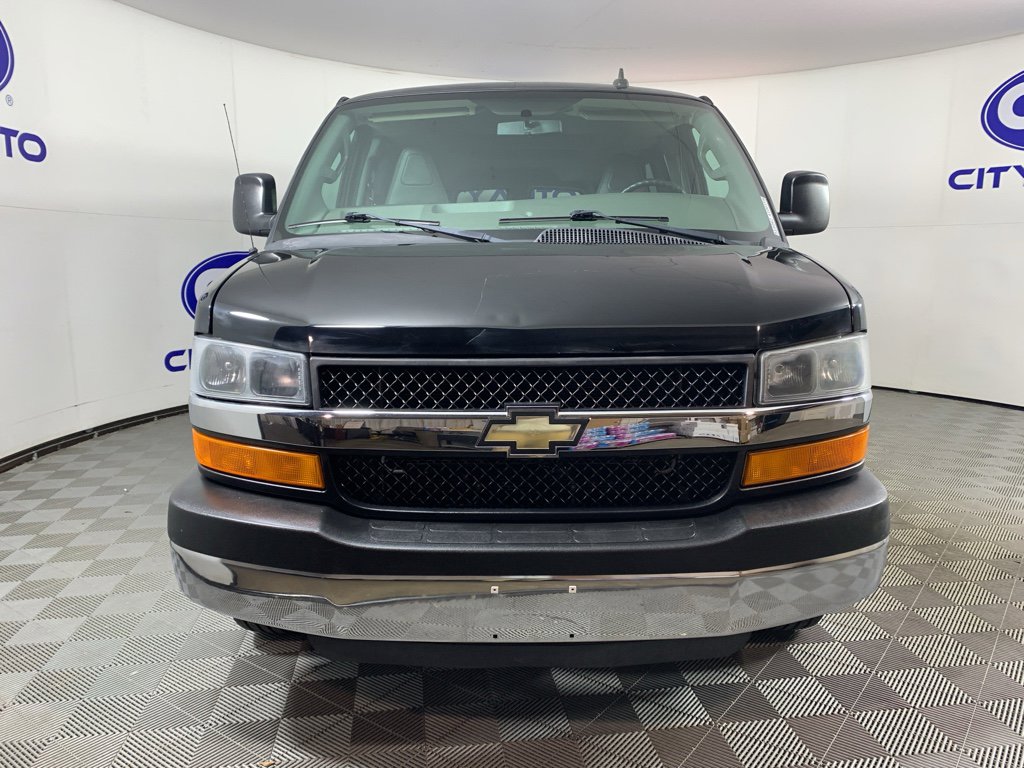 Used 2016 Chevrolet Express 3500 LS w/ Chrome Appearance Package image 8