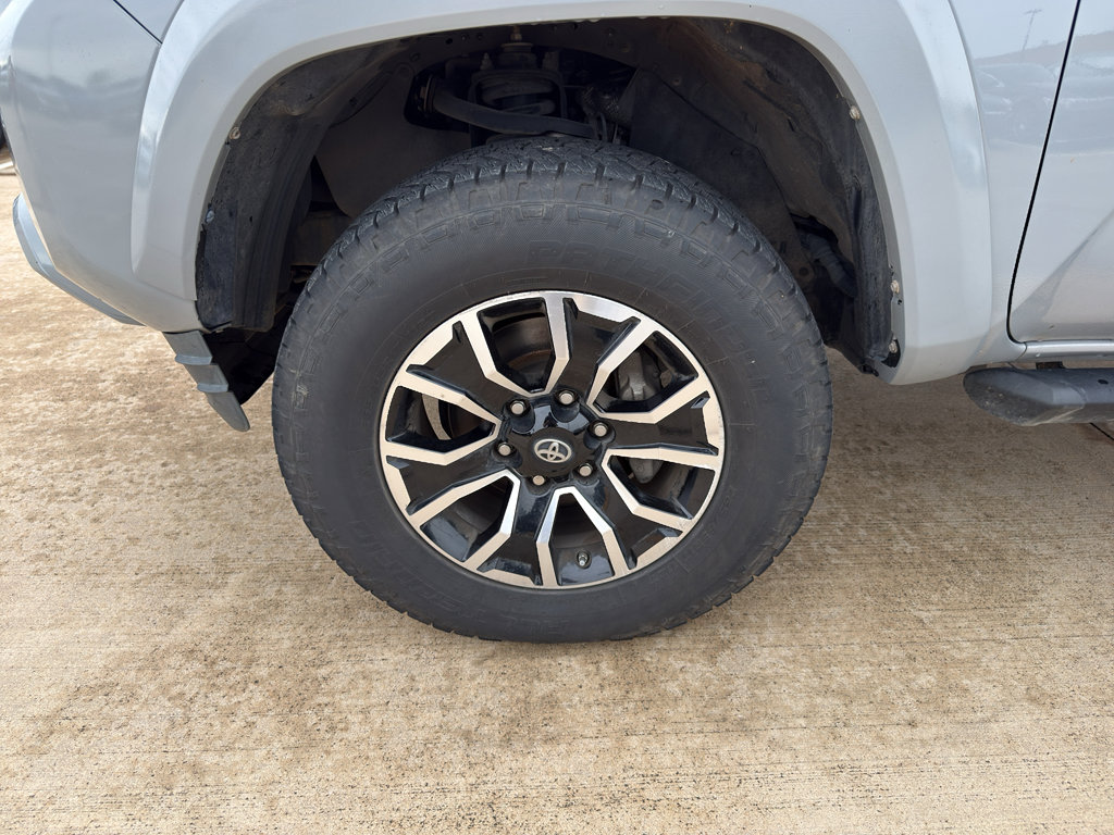 Used 2021 Toyota Tacoma TRD Sport w/ Technology Package RWD image 24