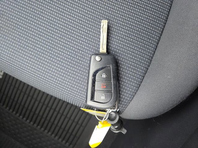 Used 2019 Toyota RAV4 LE image 33