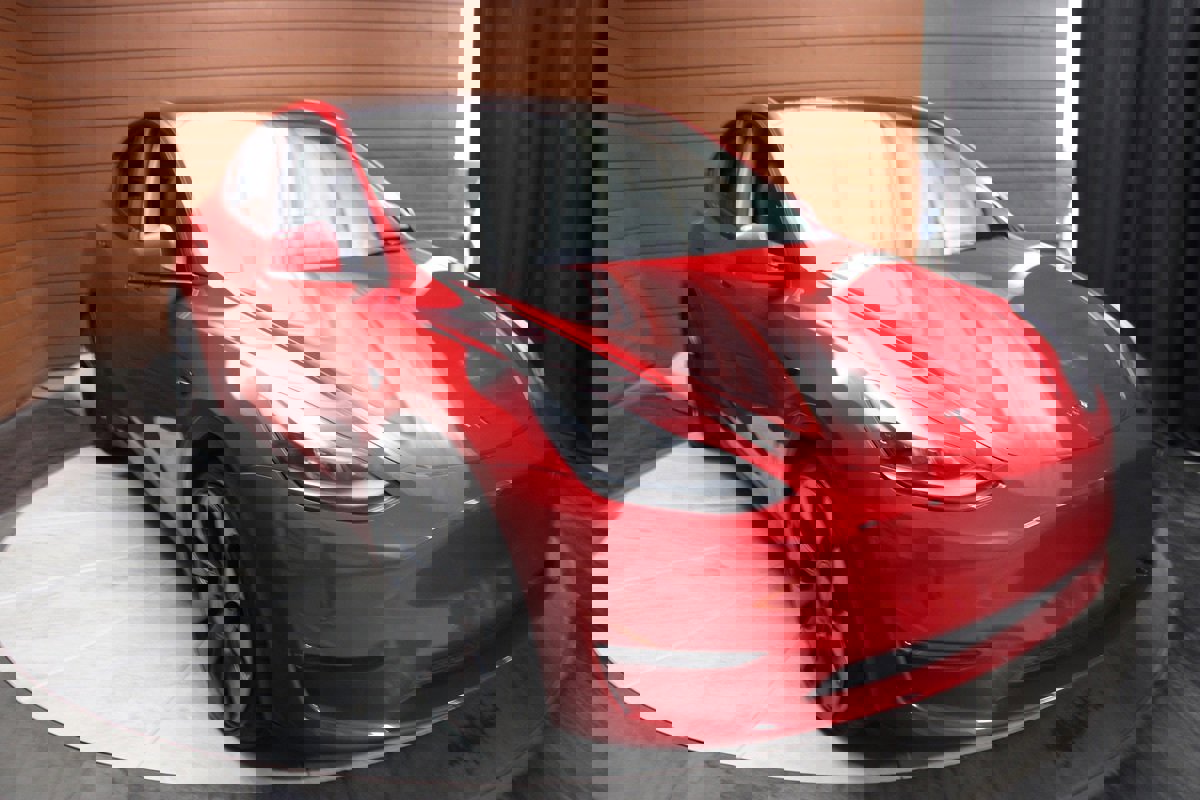 Used 2022 Tesla Model Y Performance image 42