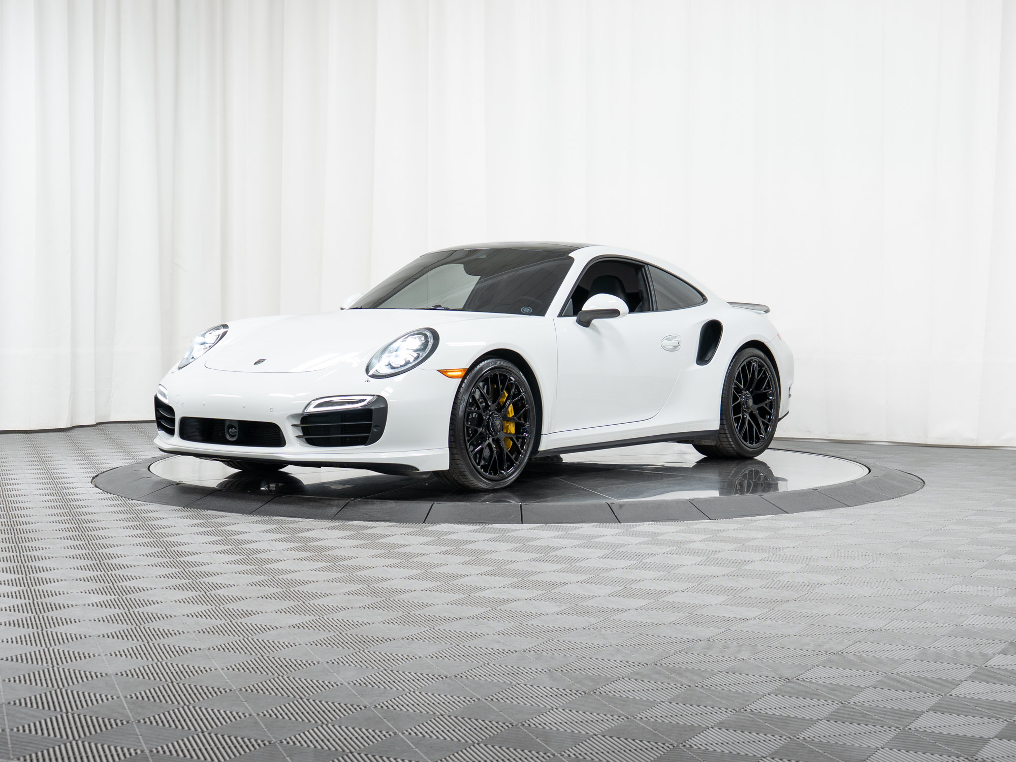 Certified 2014 Porsche 911 Turbo S AWD/4WD image 39