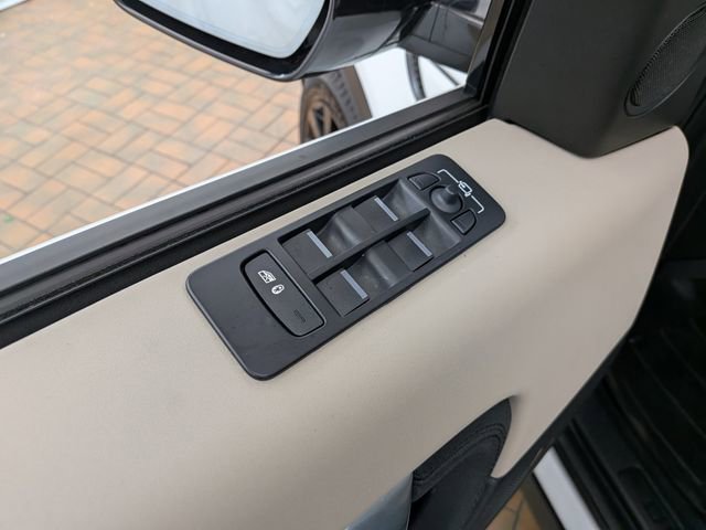 Used 2023 Land Rover Discovery Sport SE AWD/4WD image 14