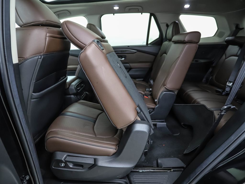 Used 2025 Honda Pilot Elite image 25