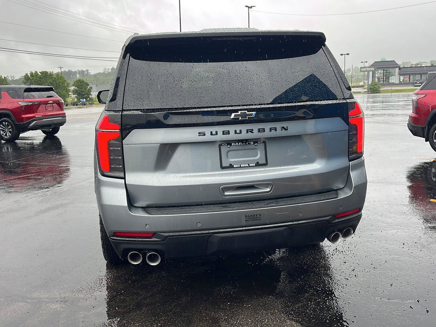 Used 2025 Chevrolet Suburban Z71 AWD/4WD image 4