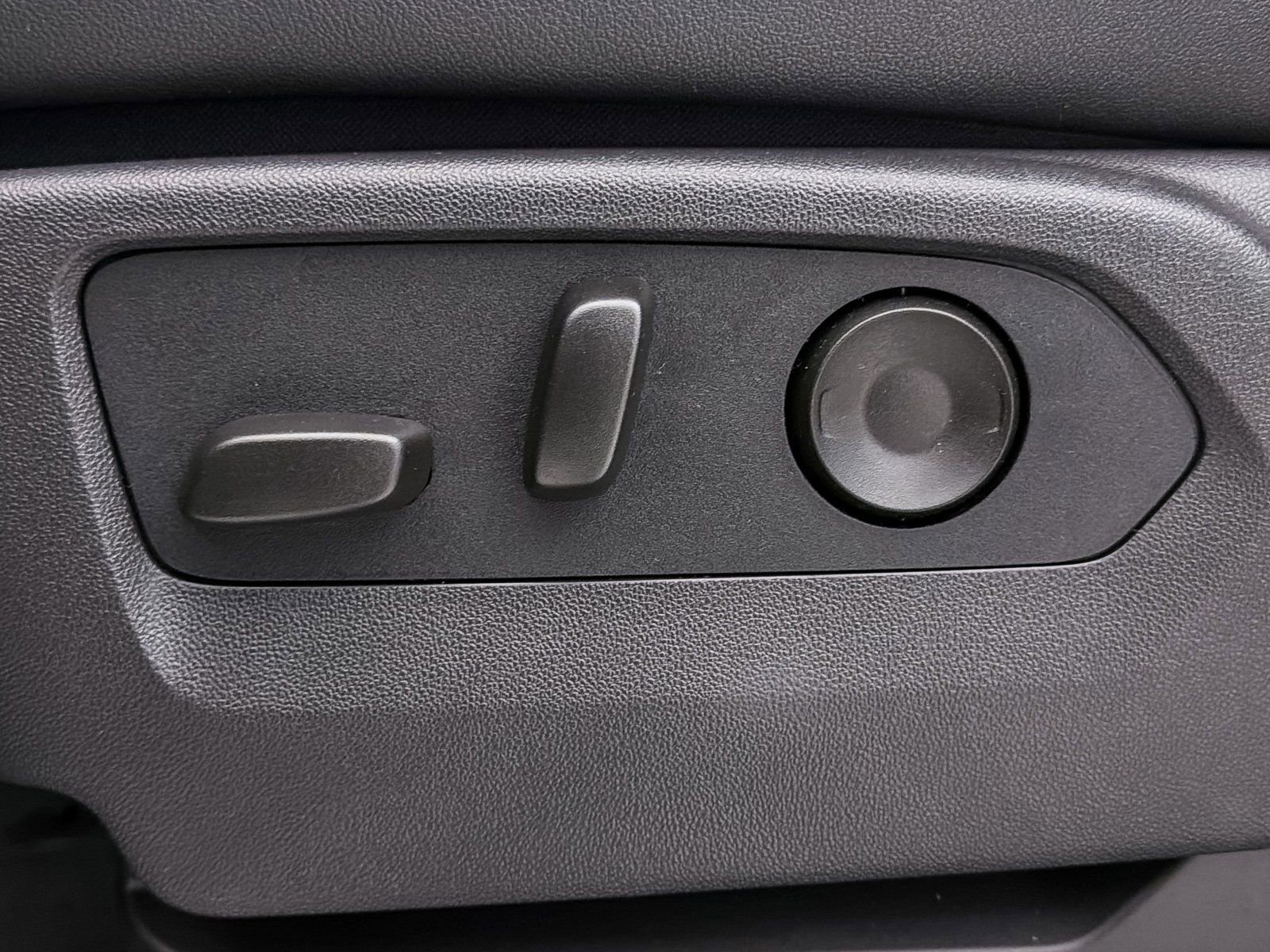 Used 2025 Chevrolet Silverado 1500 ZR2 w/ Technology Package image 21