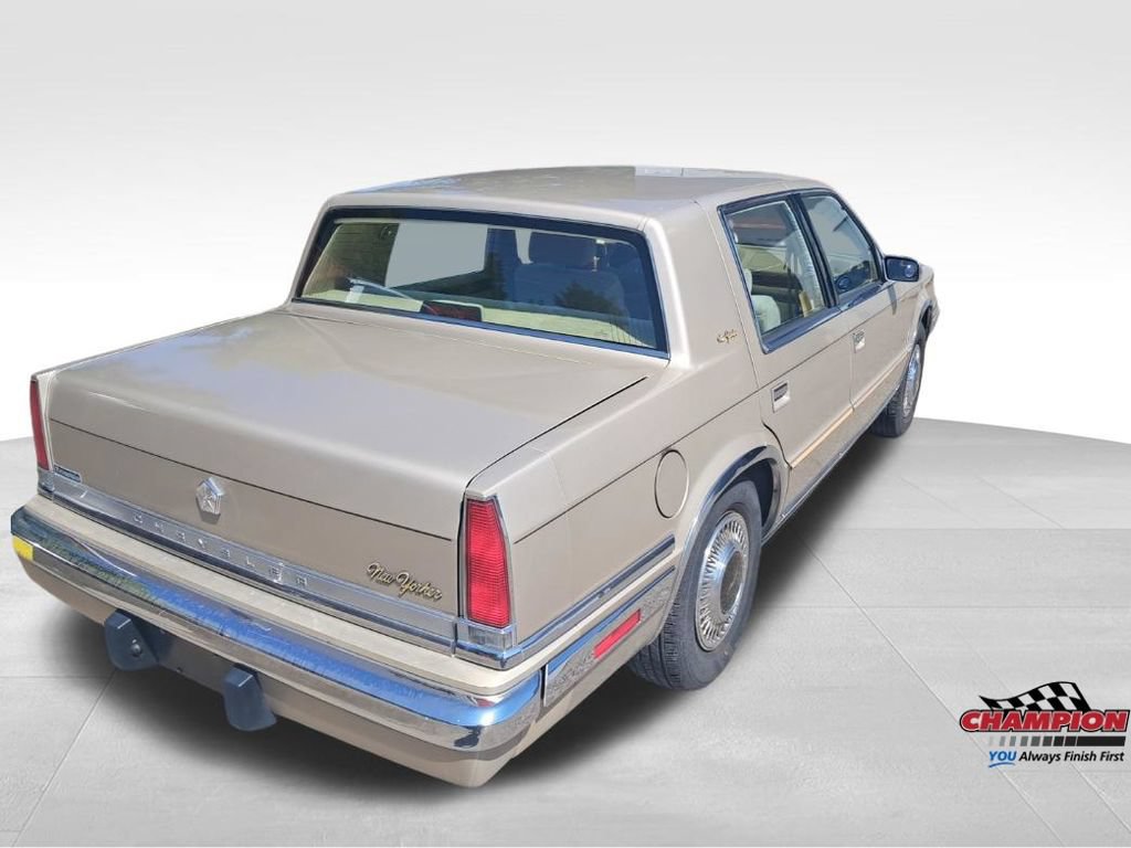 Used 1989 Chrysler New Yorker FWD image 7