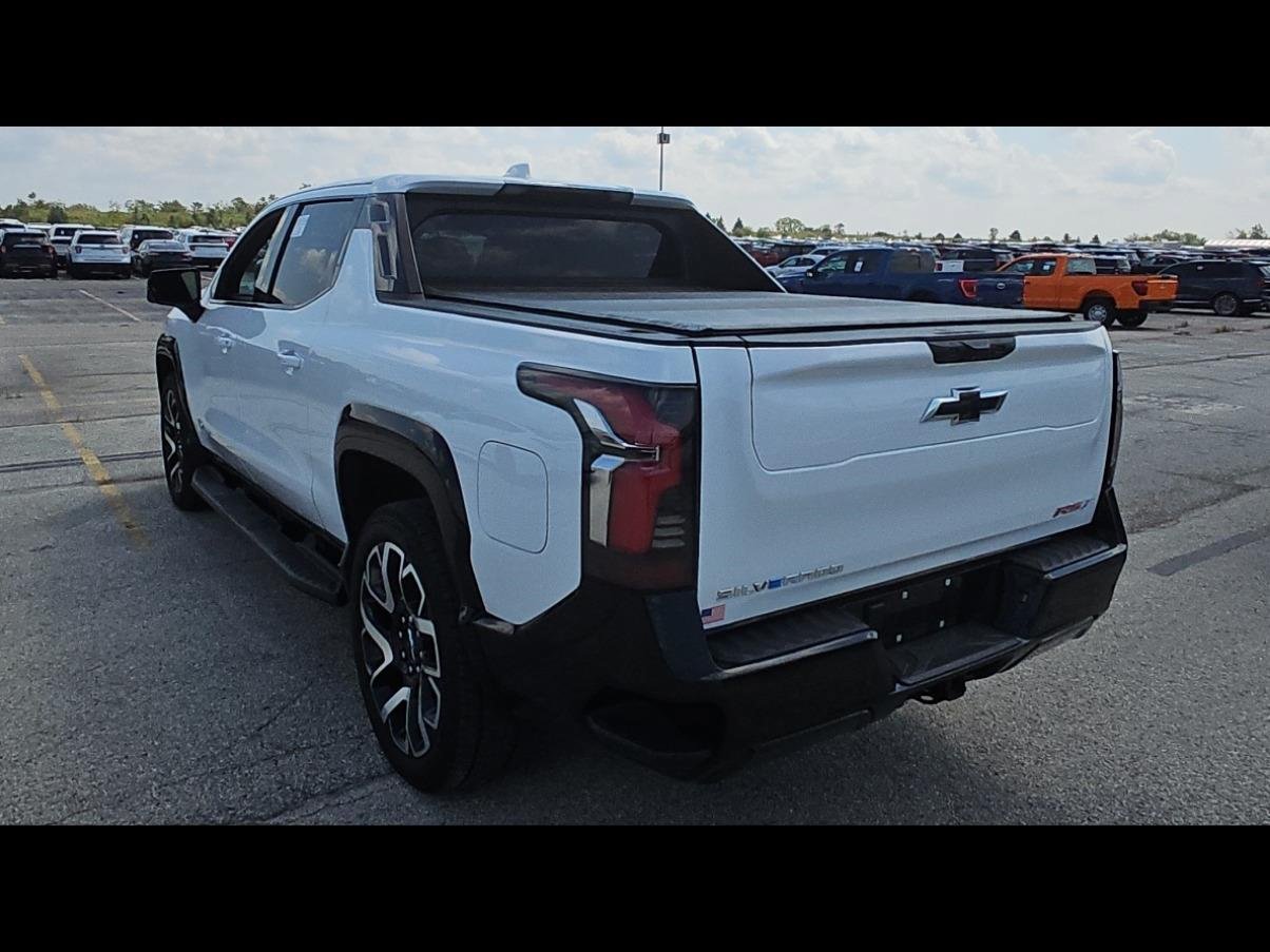 Used 2024 Chevrolet Silverado EV RST AWD/4WD image 7