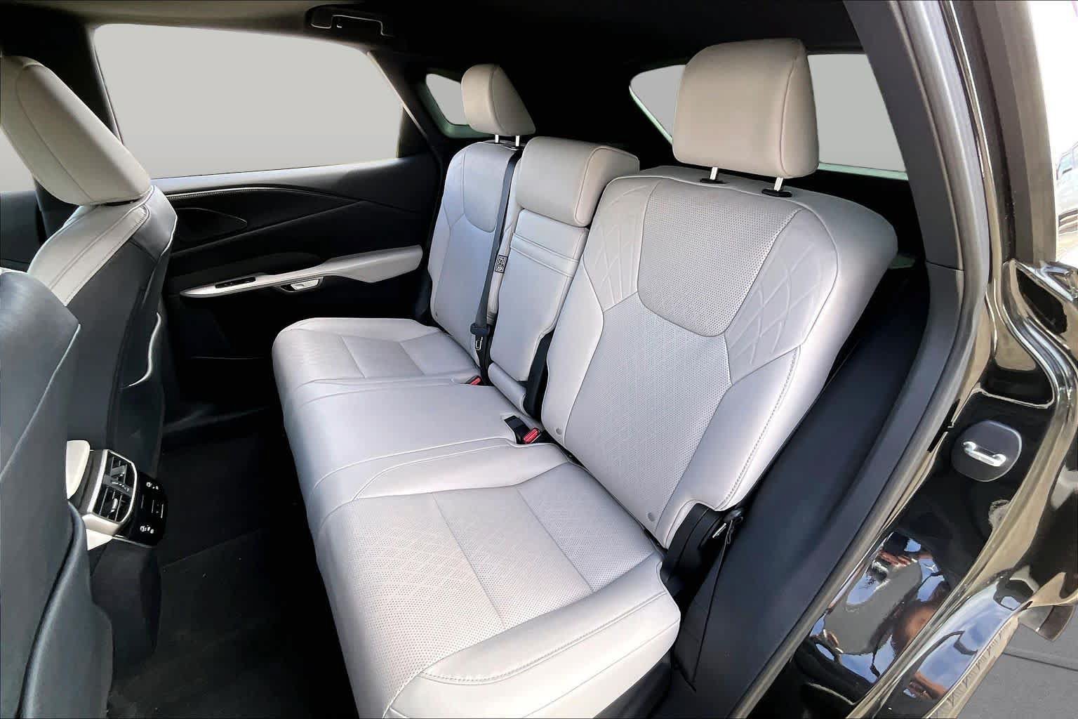 Used 2024 Lexus RX 350 Premium Plus w/ Convenience Package FWD image 18