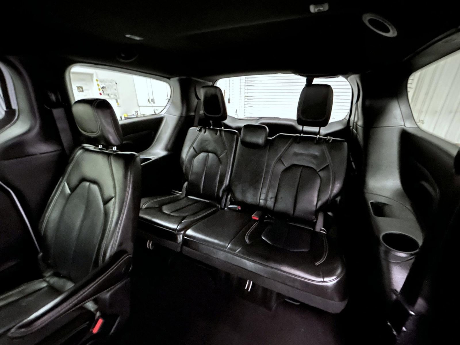 Used 2025 Chrysler Pacifica Select image 18