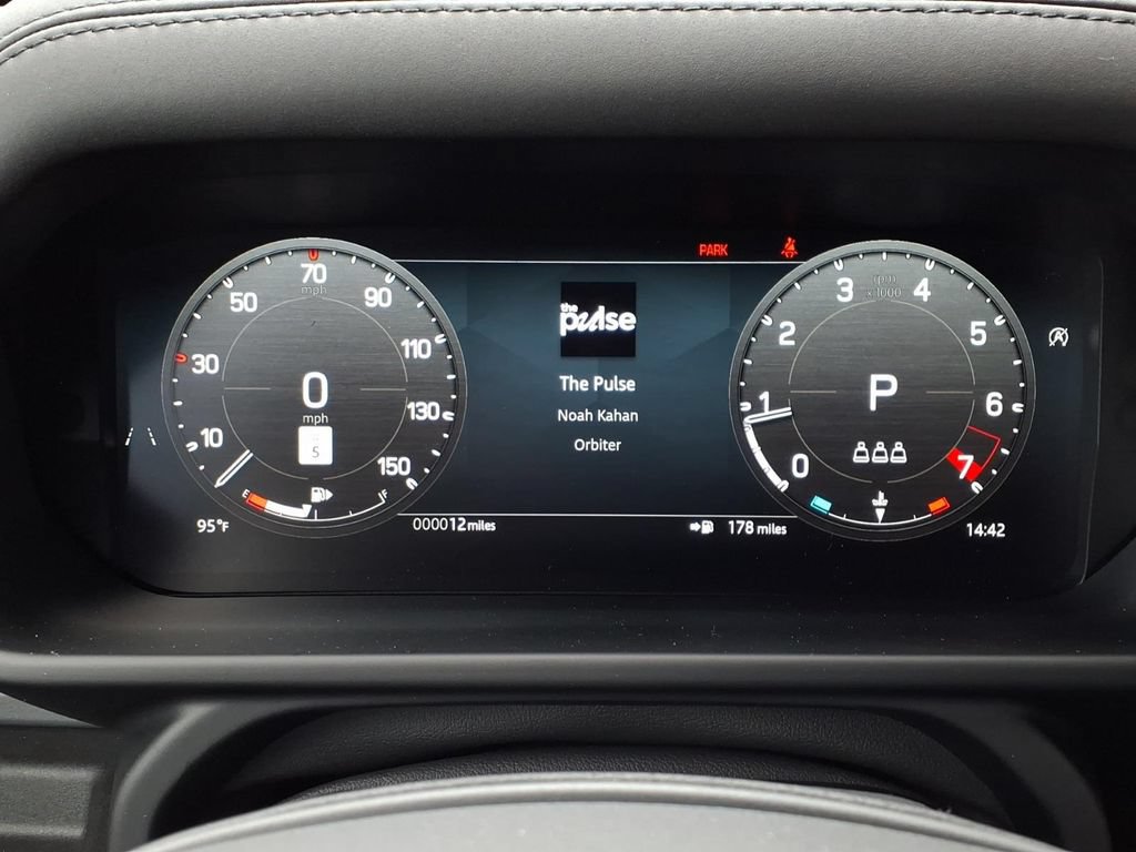New 2026 Land Rover Defender 110 S AWD/4WD image 14