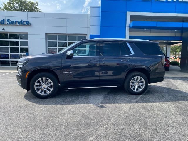 Used 2025 Chevrolet Tahoe Premier AWD/4WD image 2