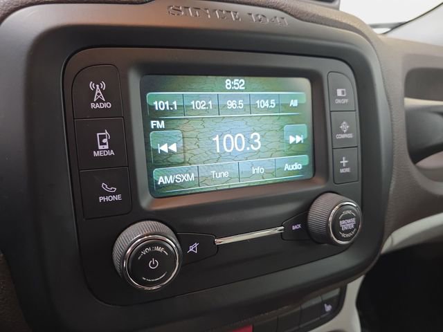 Used 2016 Jeep Renegade Limited image 20