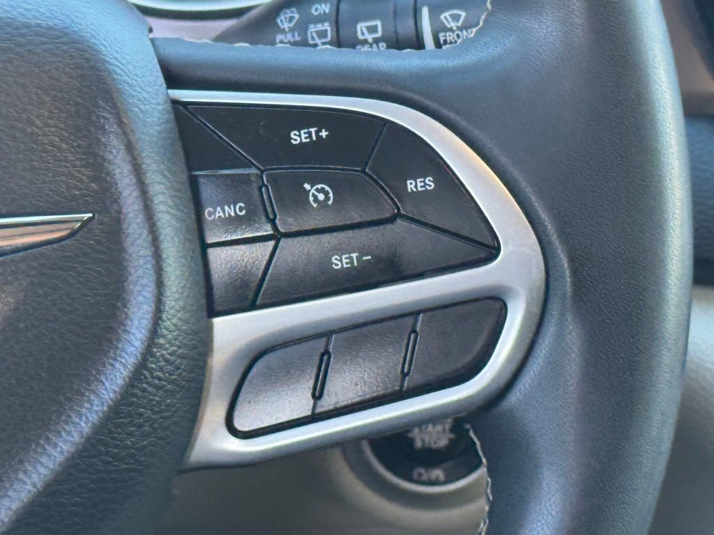 Used 2022 Chrysler Voyager LX image 17