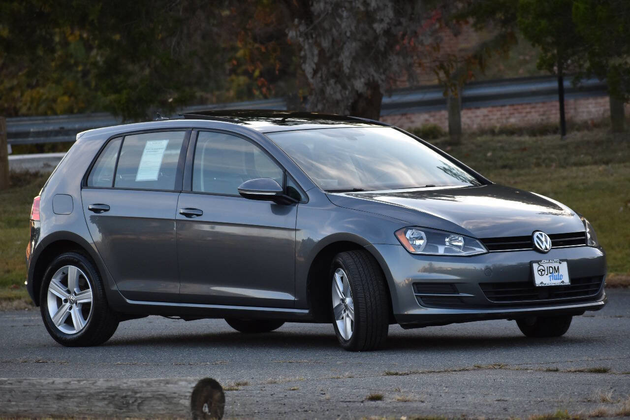 Used 2017 Volkswagen Golf S image 4