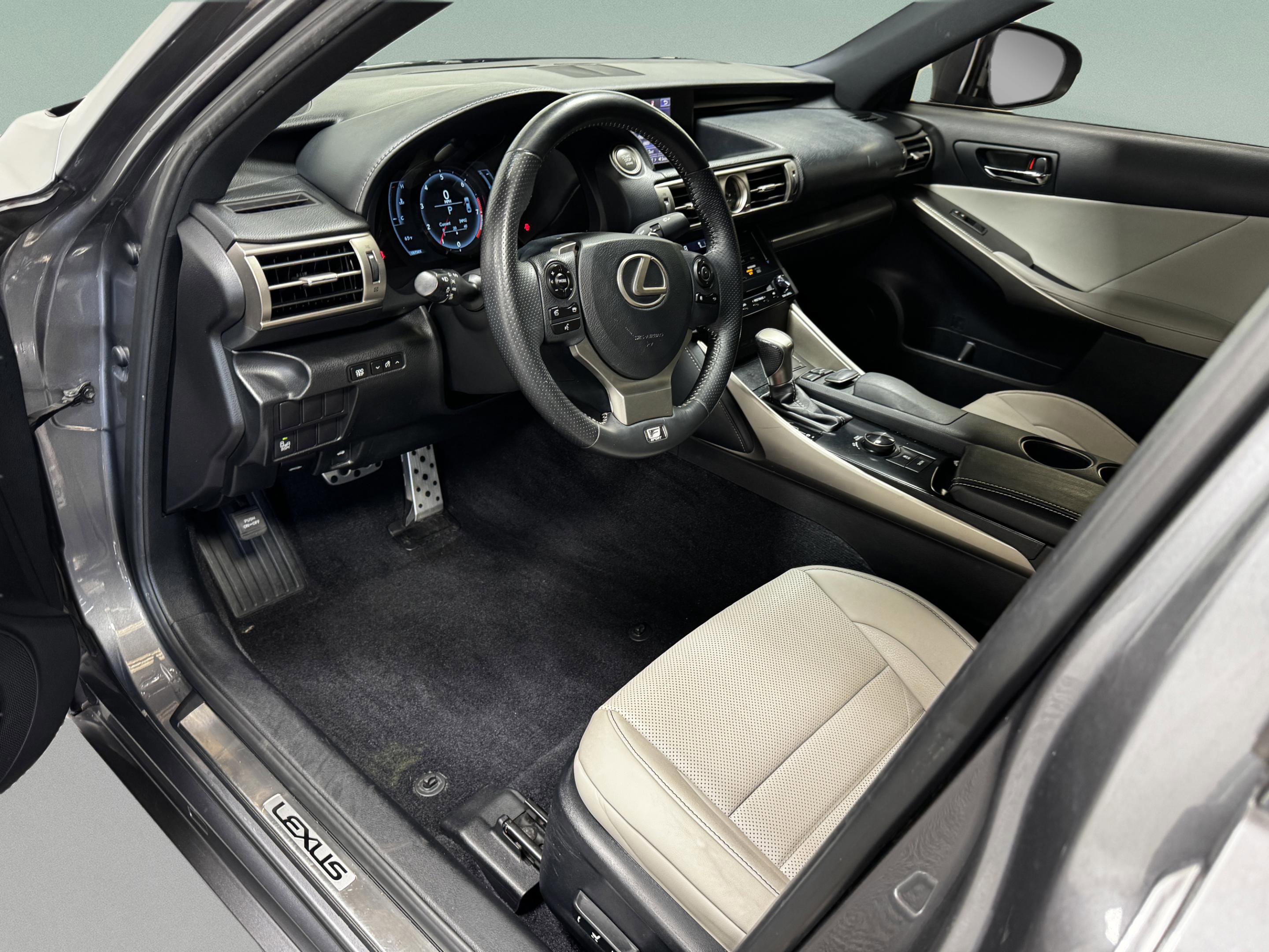 Used 2014 Lexus IS 250 w/ F-Sport Package RWD image 9