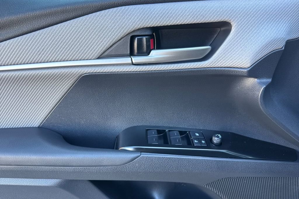 Certified 2025 Toyota Camry SE w/ Convenience Package image 10