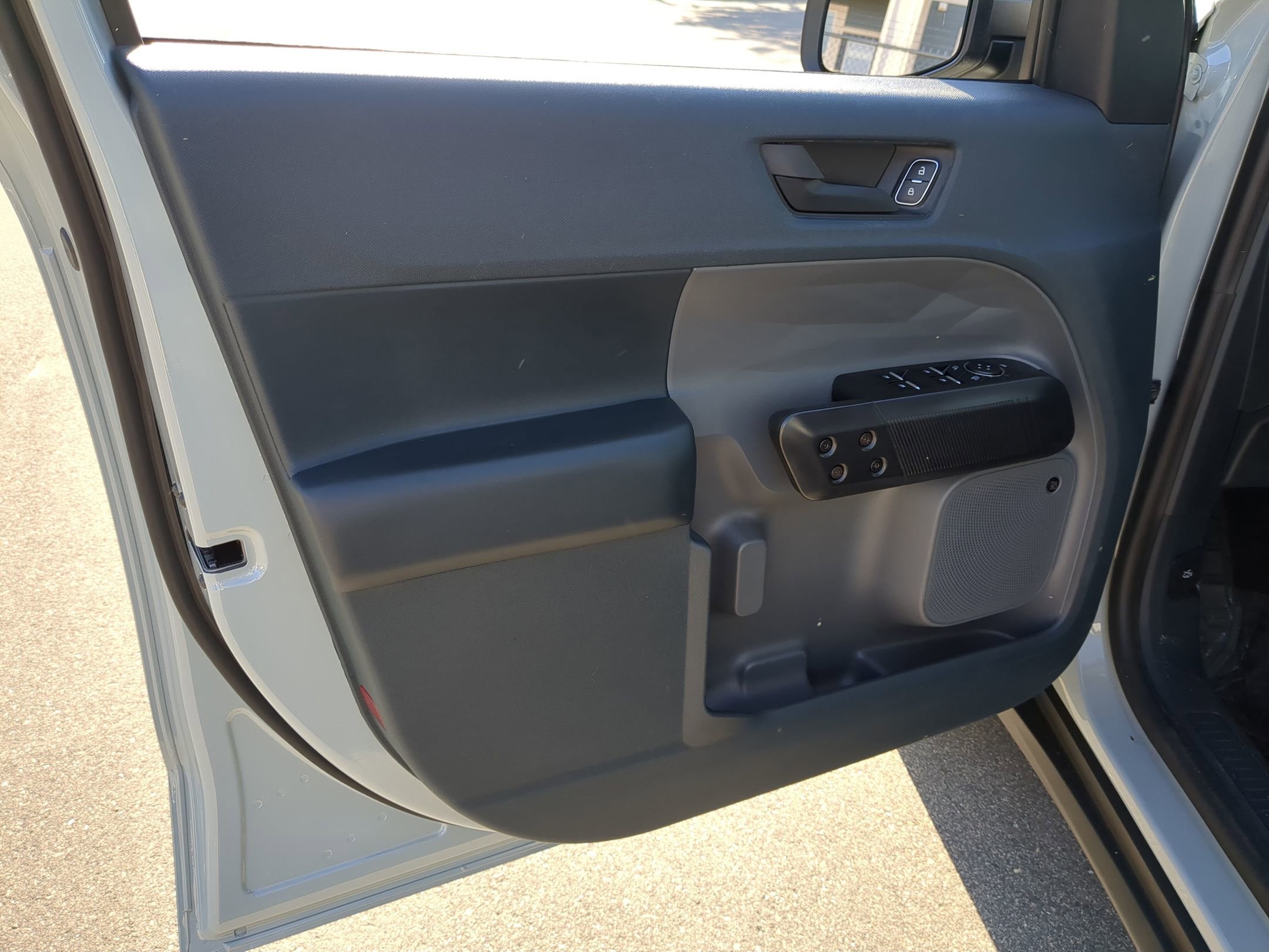 Used 2024 Ford Maverick Lariat w/ Black Appearance Package image 12