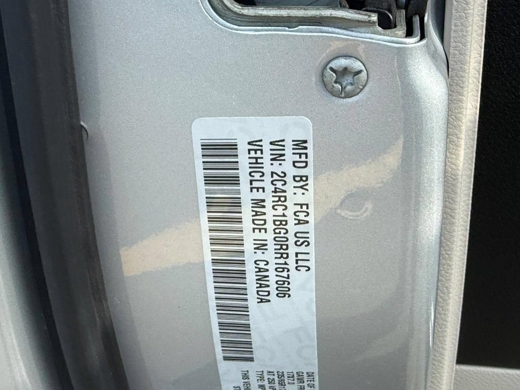 Certified 2024 Chrysler Pacifica Touring-L FWD image 22
