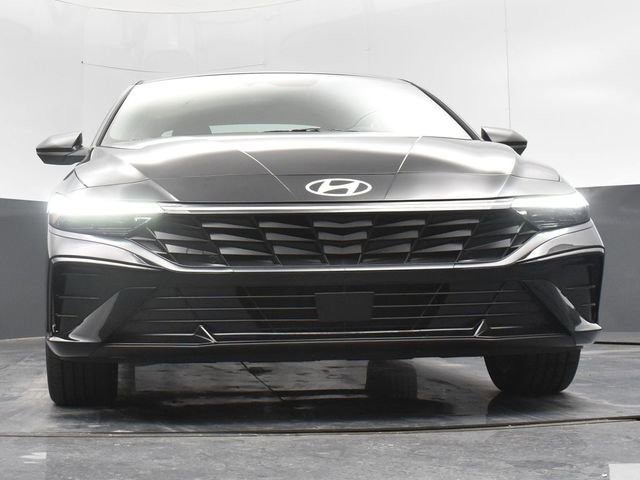 Used 2025 Hyundai Elantra SEL FWD image 39