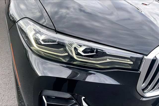 Used 2020 BMW X7 xDrive40i w/ Premium Package AWD/4WD image 32