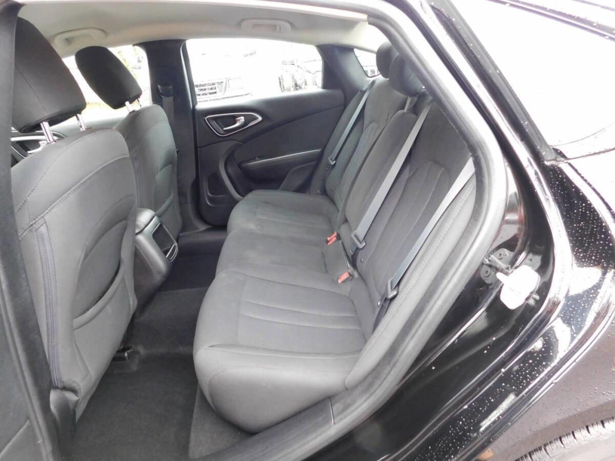 Used 2017 Chrysler 200 LX image 5