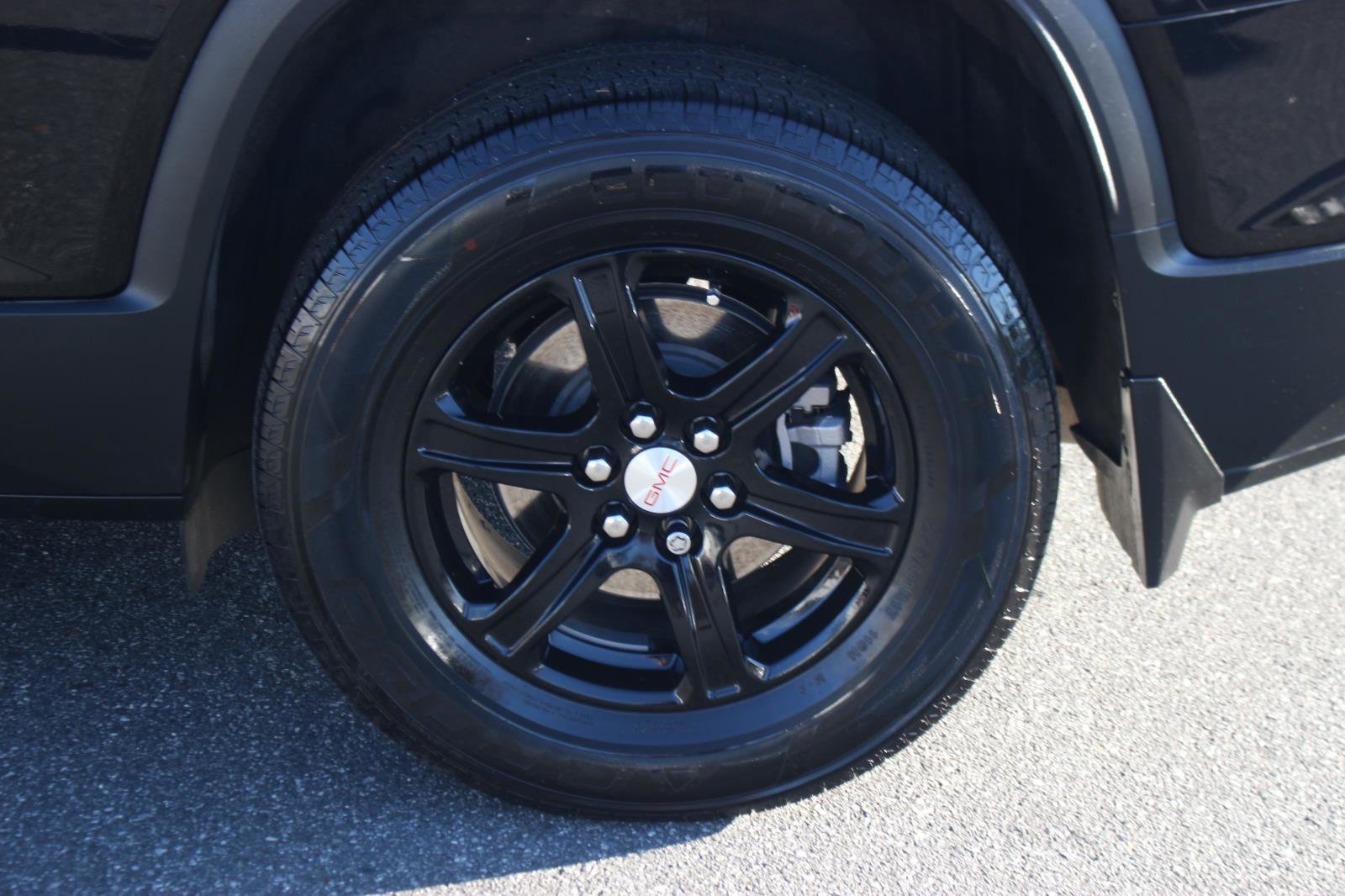 Used 2022 GMC Acadia AT4 w/ Technology Package image 42