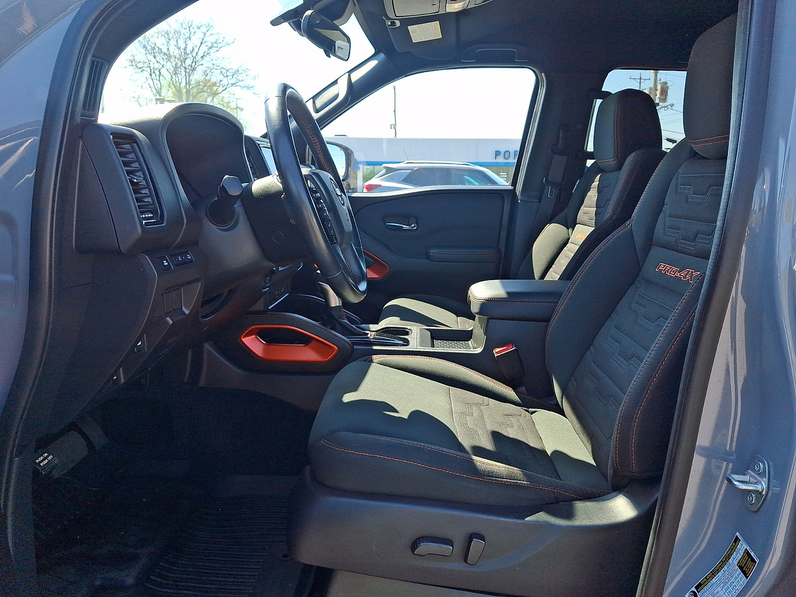 Used 2024 Nissan Frontier PRO-4X w/ Technology Package AWD/4WD image 13