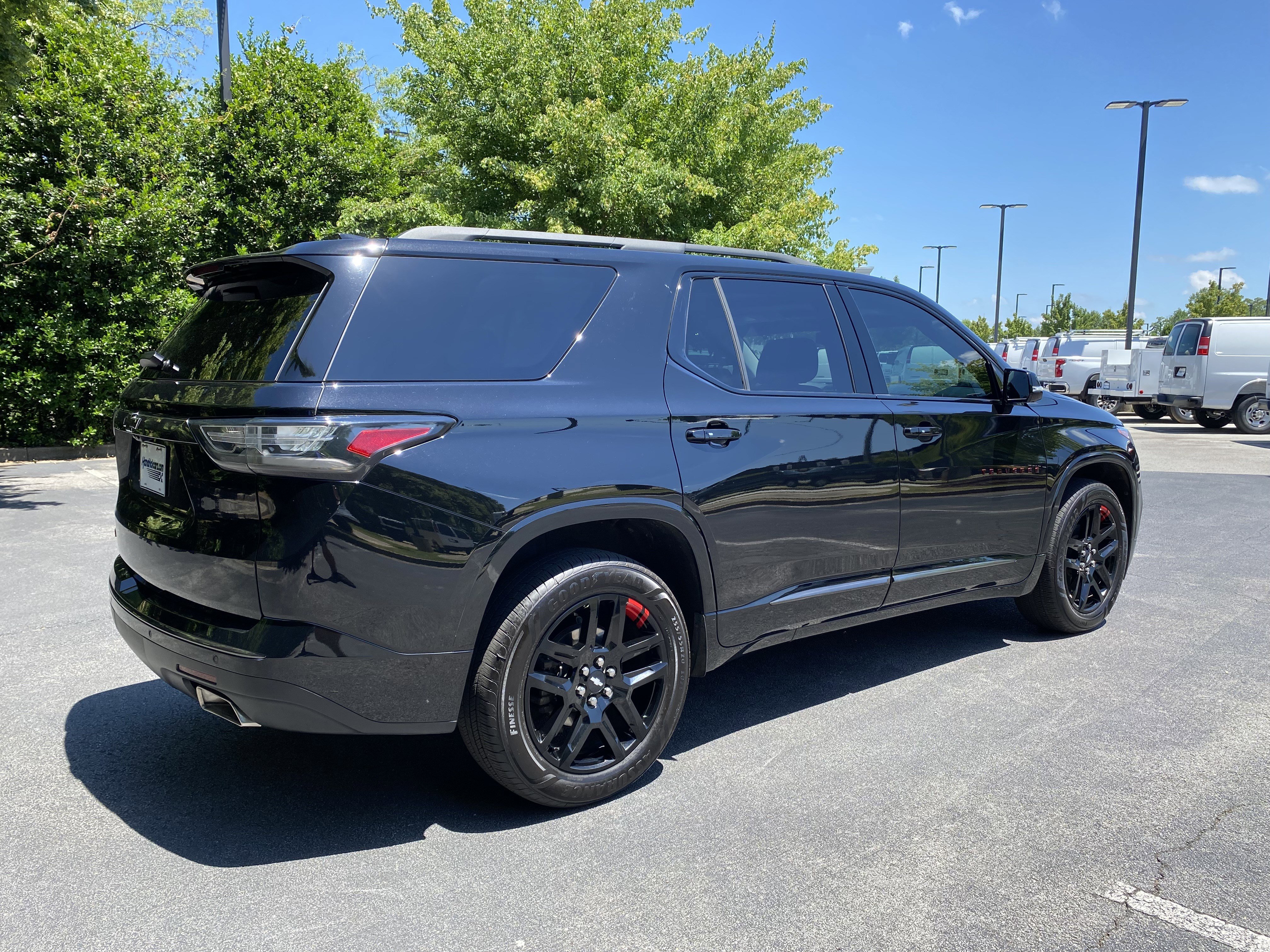 Used 2020 Chevrolet Traverse Premier w/ Redline Edition FWD image 9